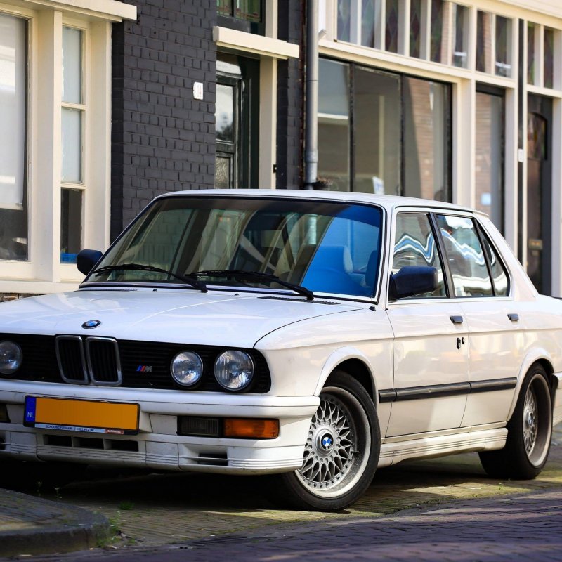BMW 5 e28