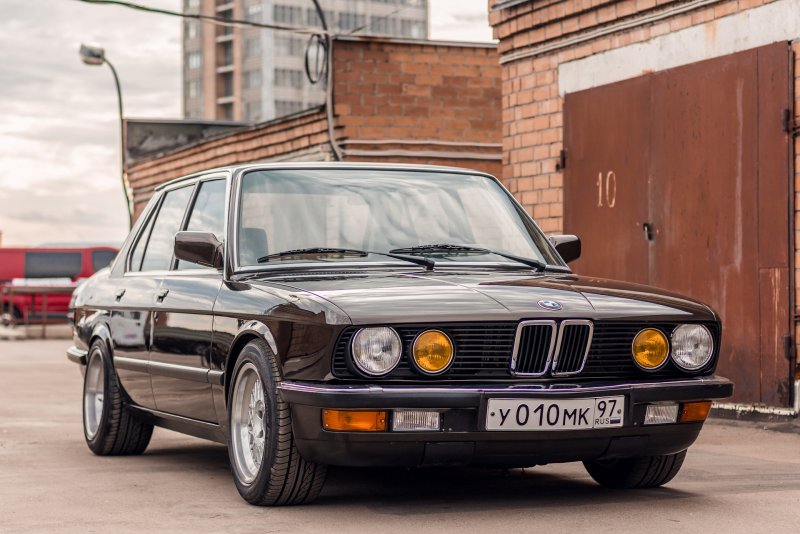 BMW 3 e28
