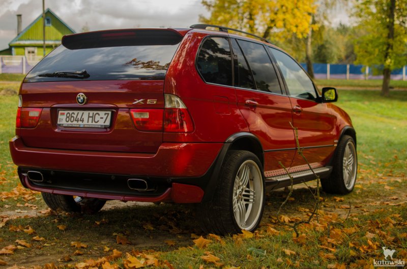 BMW x5 e53 красный