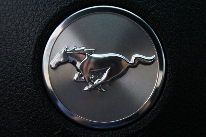 Mazda значок
