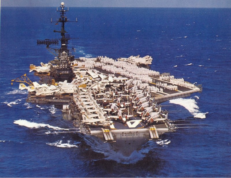 Midway авианосец