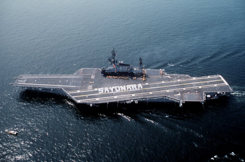 Авианосец USS Midway