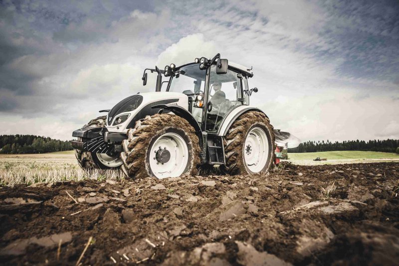 Трактор колесный Valtra t174h