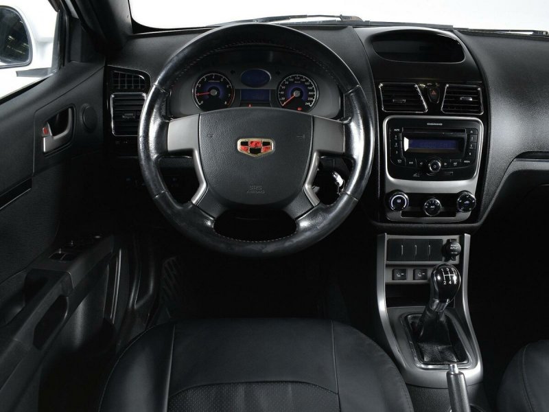 Geely Emgrand ec7 салон