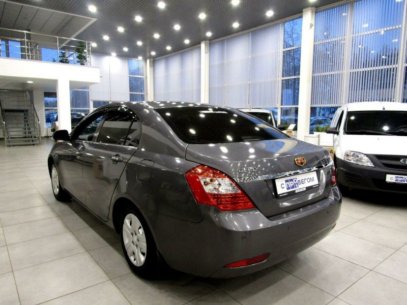 Серый Geely Emgrand 7