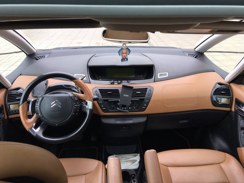 Ситроен с4 Picasso салон