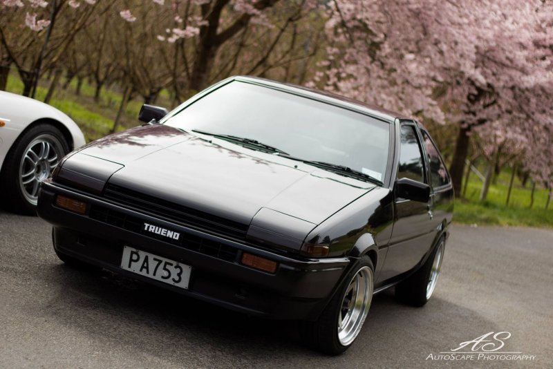 Тойота Королла ae86