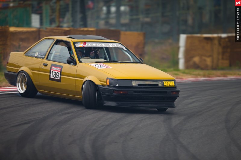 Тойота ae86 Trueno
