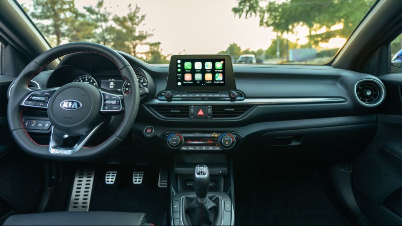 Kia Cerato gt line 2021 салон