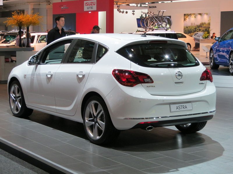 Opel Astra 2012