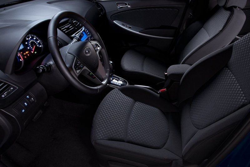 Hyundai Accent 2013 салон