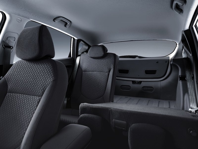 Hyundai Accent 2011 салон сзади