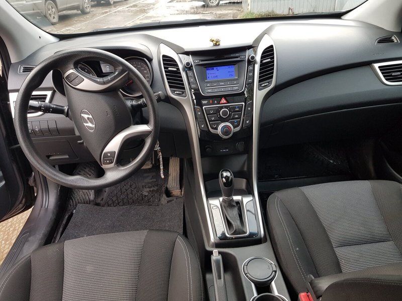 Hyundai i30 2013 салон