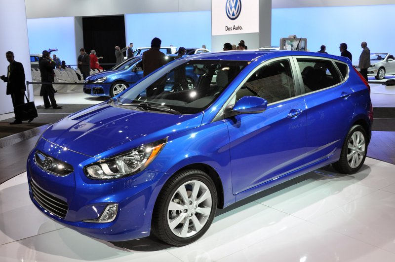 Hyundai Accent 2012 хэтчбек