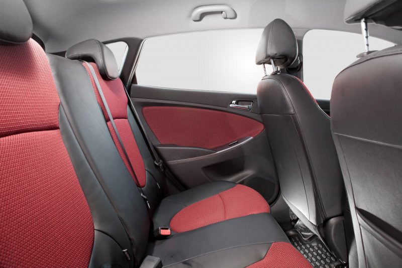 Hyundai Solaris хэтчбек салон сзади