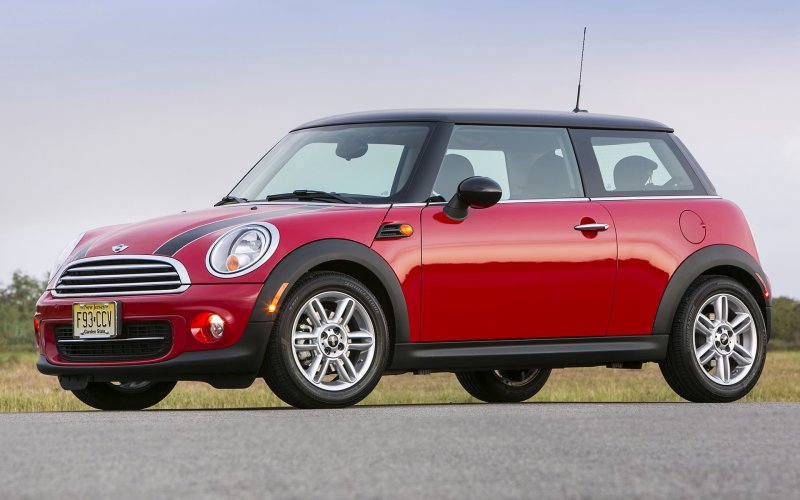 Машина Mini Cooper 2010