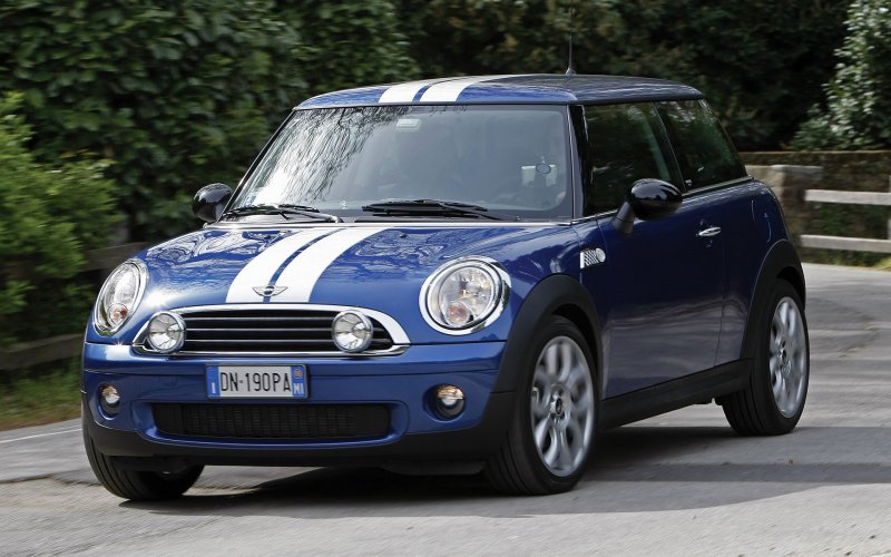 Mini Cooper Electric British Racing Green