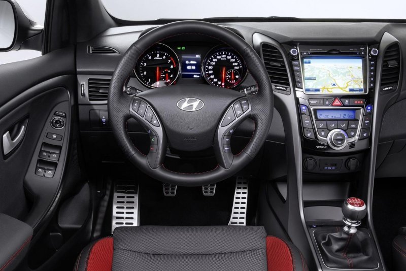 Hyundai i30 2015 салон