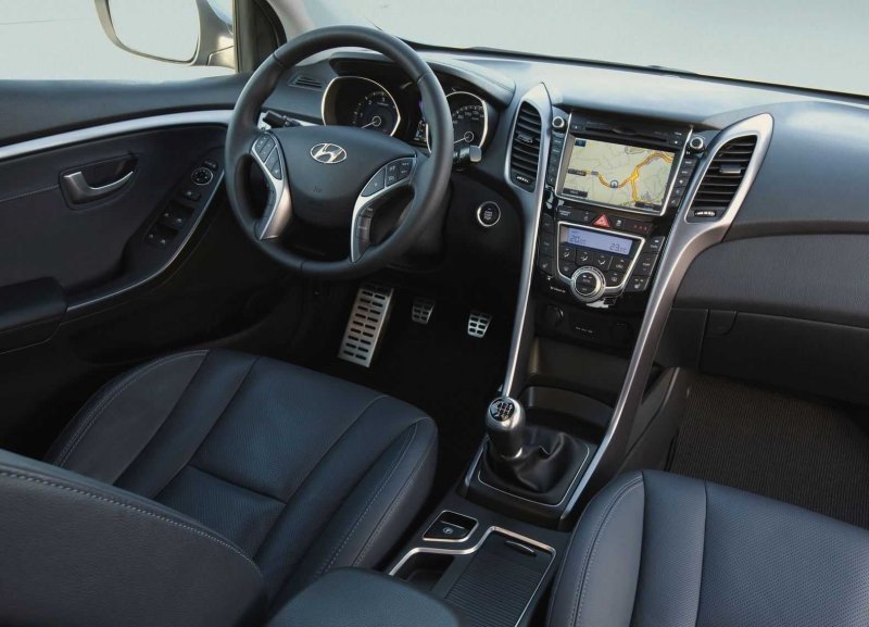Hyundai i30 2012 салон