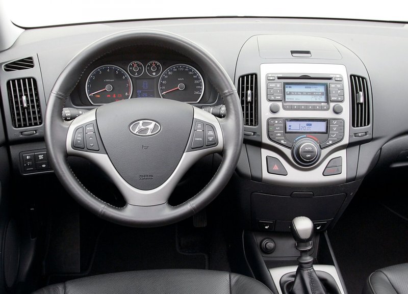 Хендай i30 2010 салон
