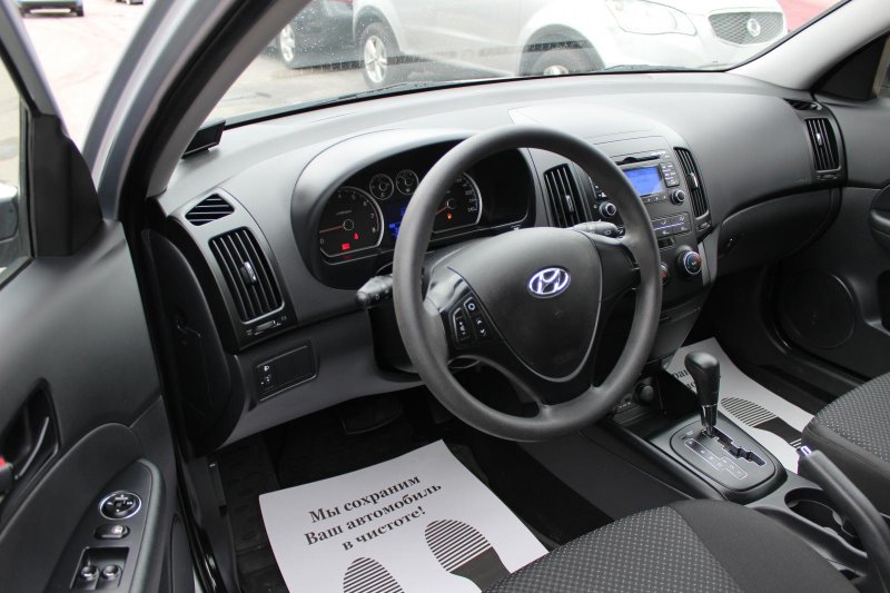 Hyundai i30 2010 салон