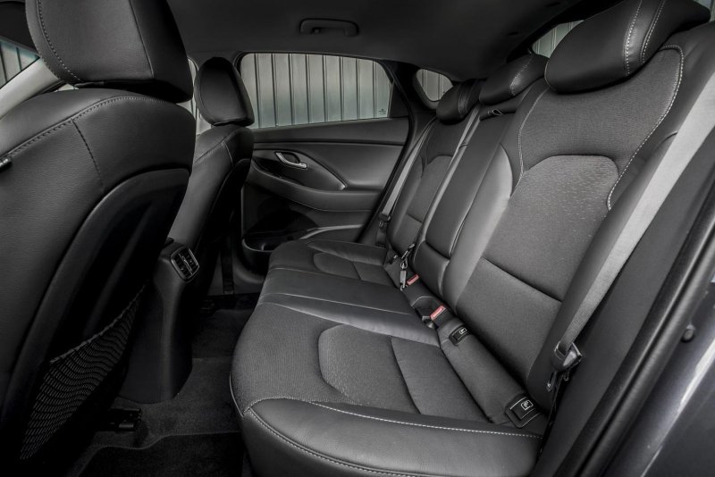 Hyundai i30 Fastback салон