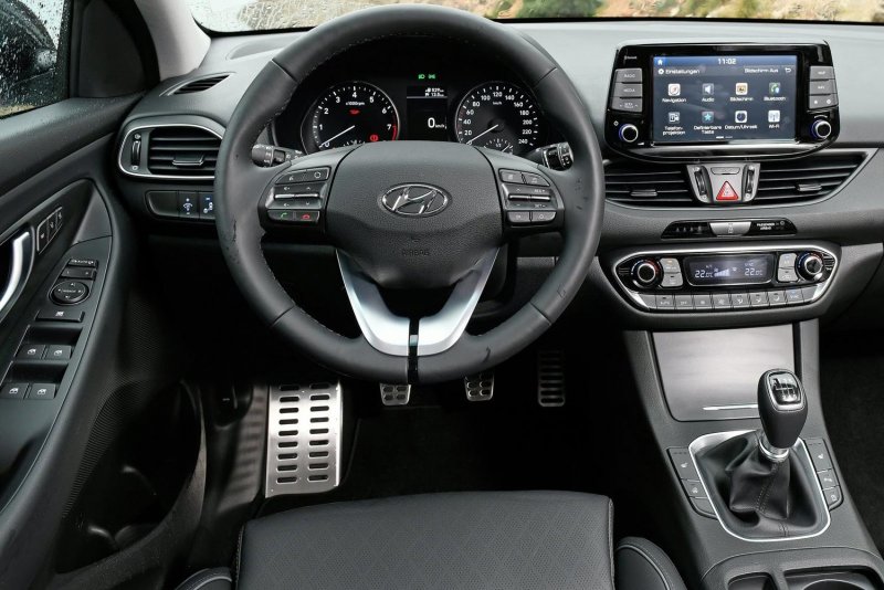 Hyundai i30 Fastback салон