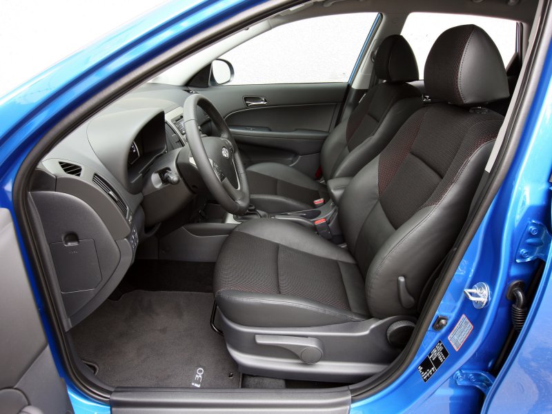 Hyundai i30 2012 хэтчбек салон