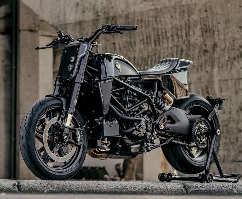 Ducati Hypermotard 939 в кастомном