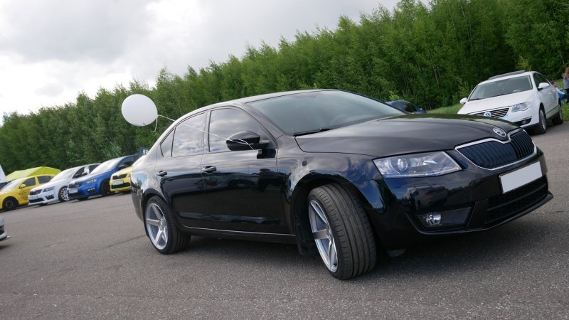 Skoda Octavia a7 черная