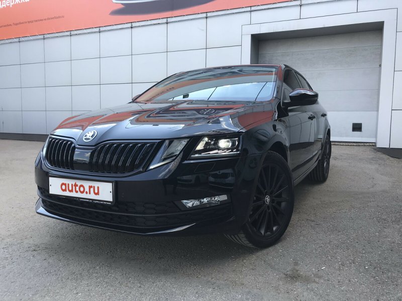 Шкода Октавия 2019 черная