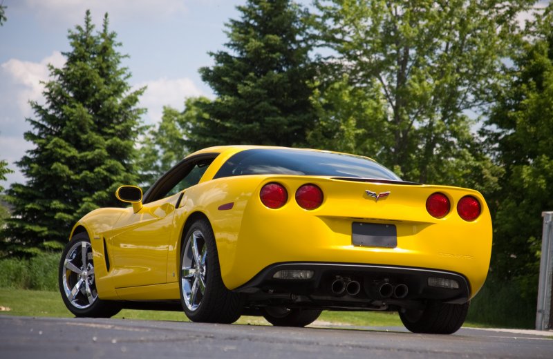 Chevrolet Corvette c6 Yellow