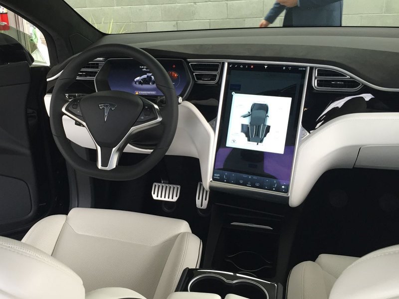 Tesla model x салон