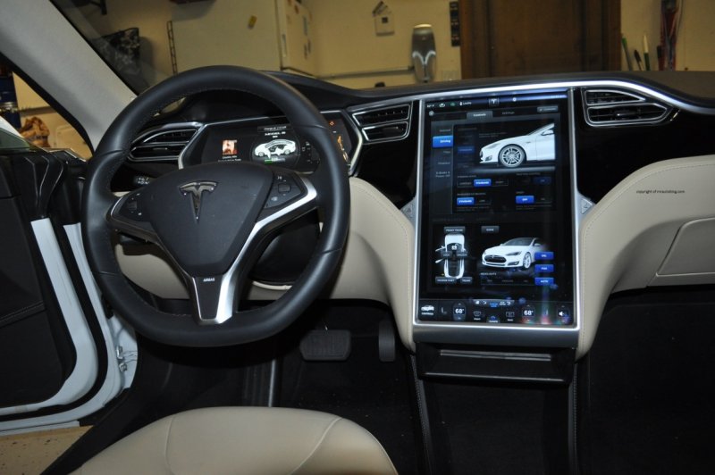 Tesla model s интерьер