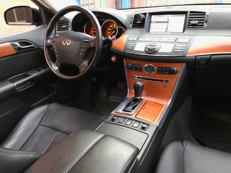 Infiniti m35x салон