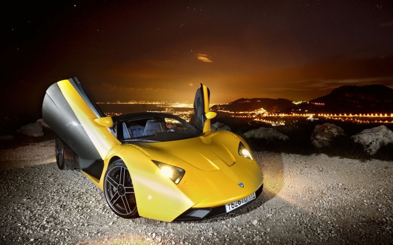 Суперкар Marussia b1