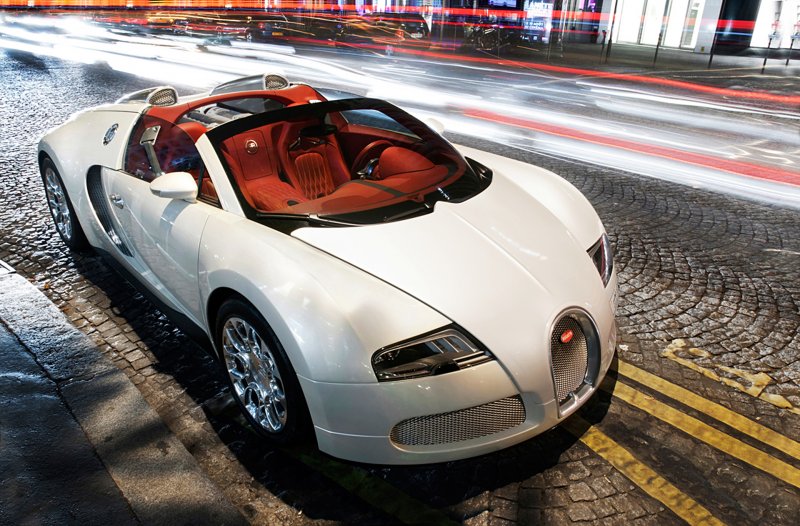 Суперкар Bugatti Veyron