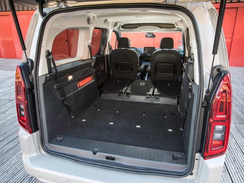 Opel Combo 2021 багажник
