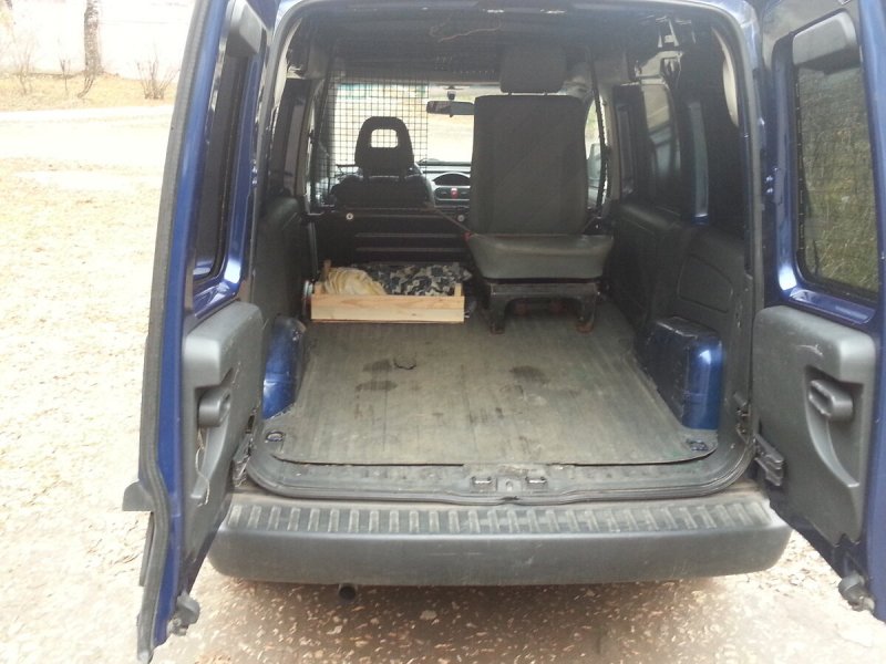 Opel Combo Cargo сзади 2021