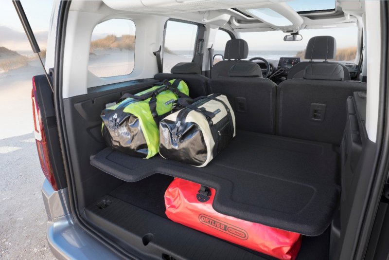 Opel Combo 2021 багажник