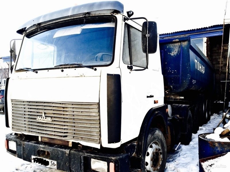 МАЗ 5440 С полуприцепом лесовоз