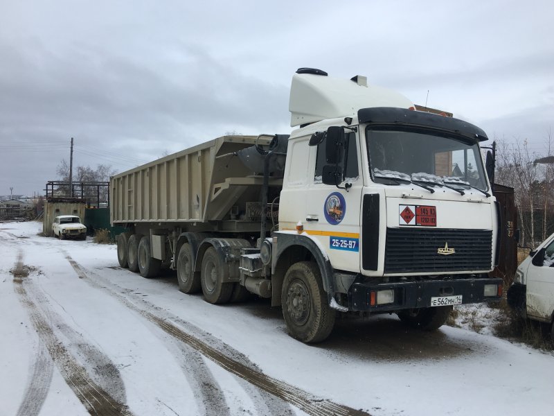Водитель МАЗ Тонар