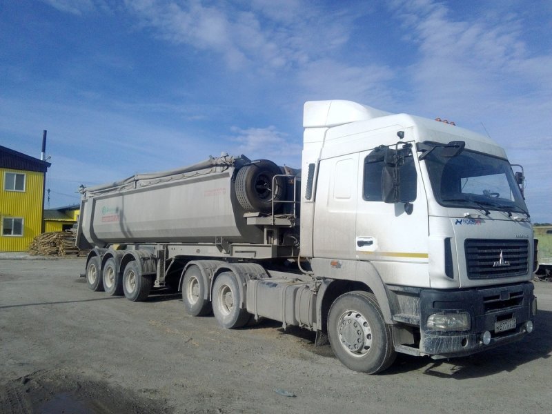 МАЗ 6430 С самосвальным полуприцепом