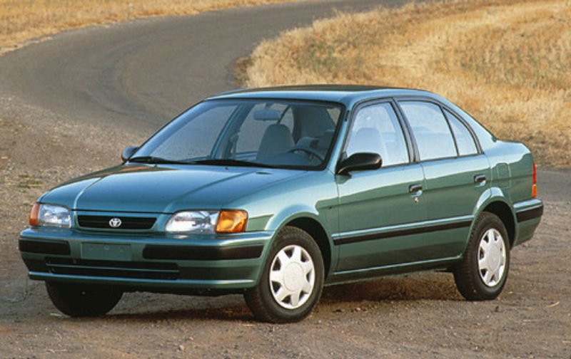 Toyota Corsa 1999 седан