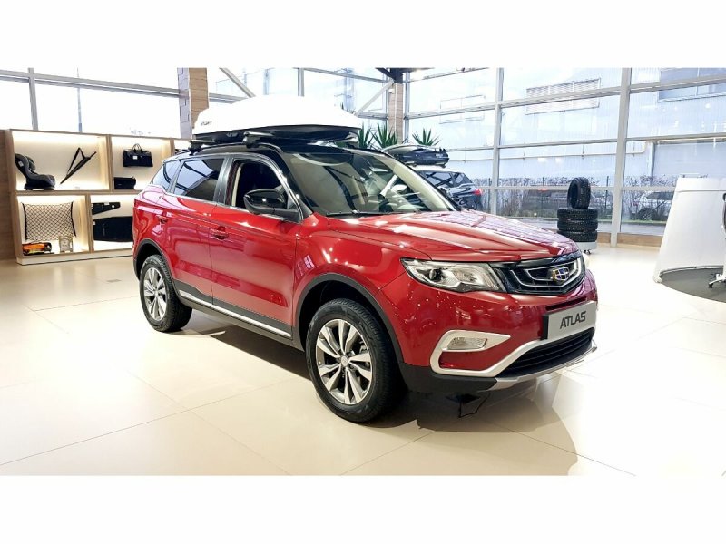 Geely Atlas красный