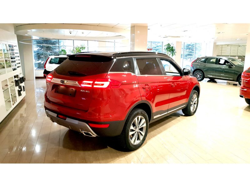 Geely Atlas красный
