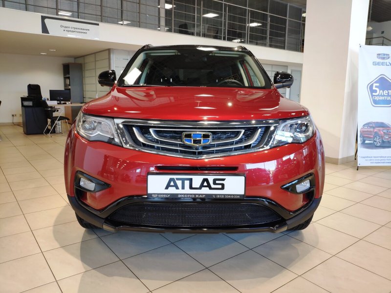 Geely Atlas 2019 красный
