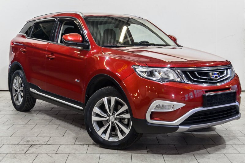 Geely Atlas 2019 красный