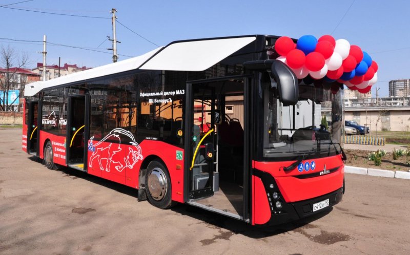 Автобус МАЗ 303 065