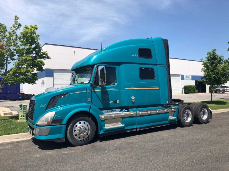 Volvo VNL 64